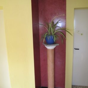 Spachteltechnik in rot